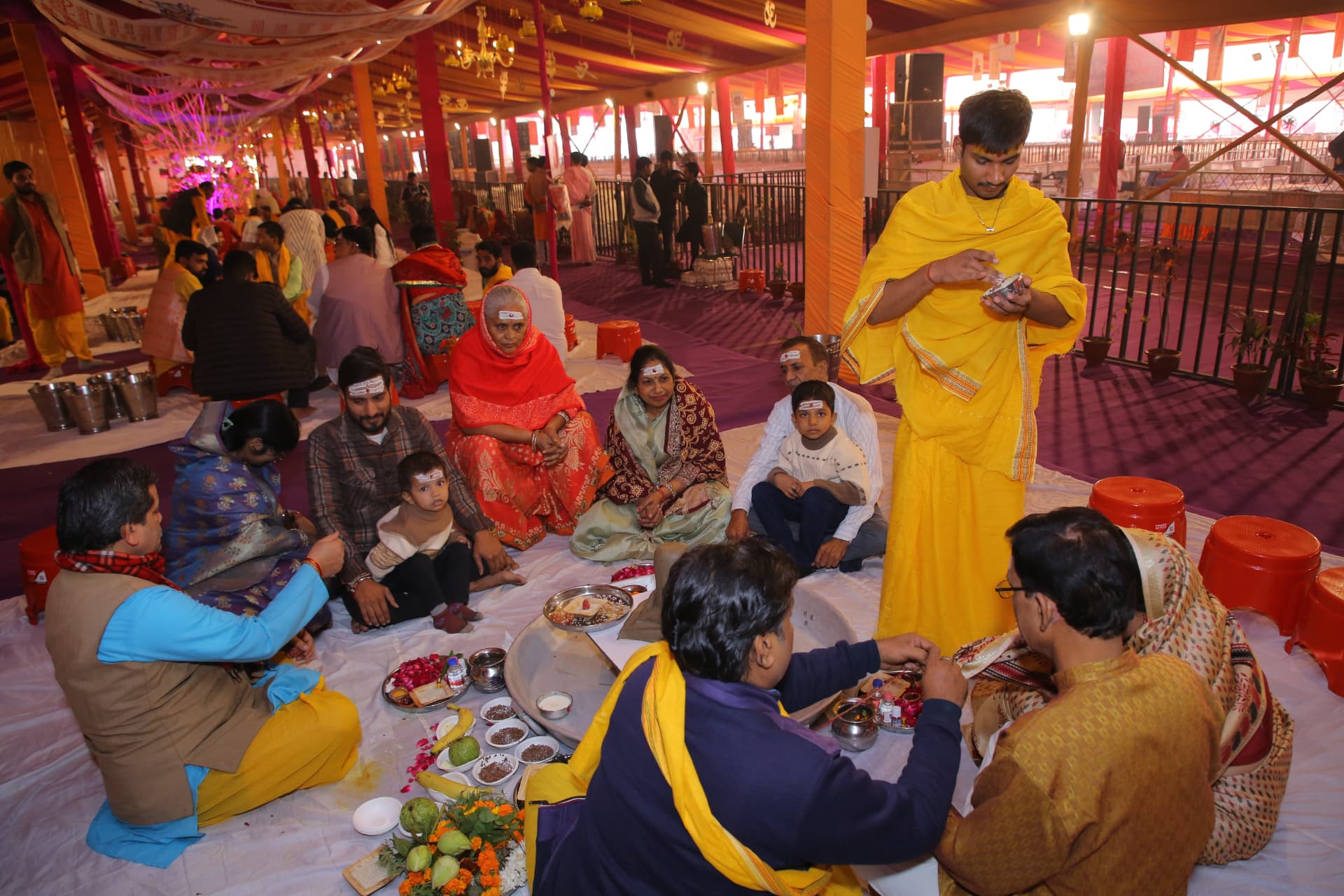 Gurukul-trained pandit guiding a family puja